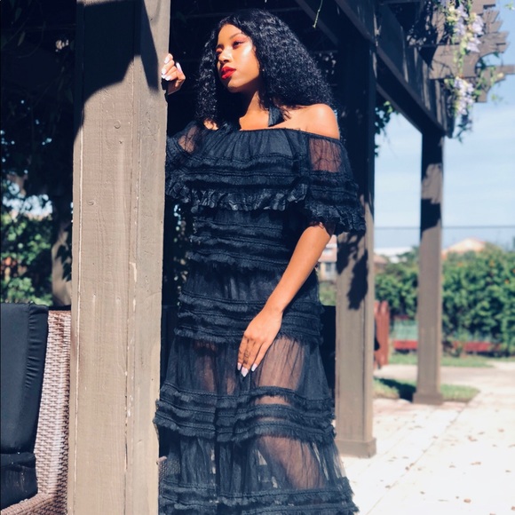 Black off the shoulder maxi dress - Picture 3 of 8